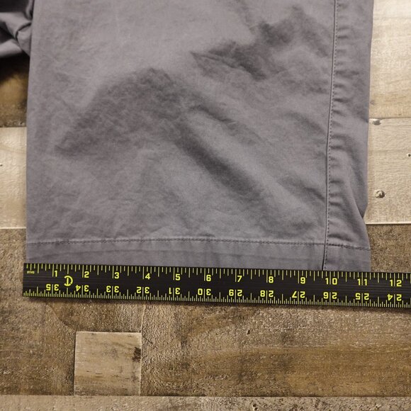 Tommy Bahama Chino Shorts men's 36 gray 10.5" inseam golf vacation beach lounge - Picture 7 of 9